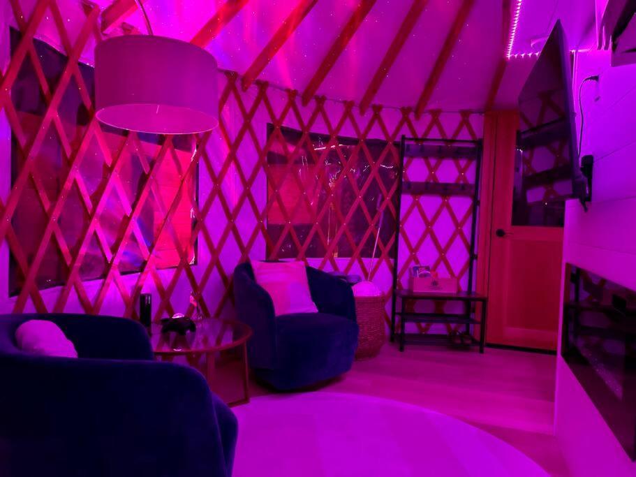 Purple Retreats - Luxury Yurt & Apartment