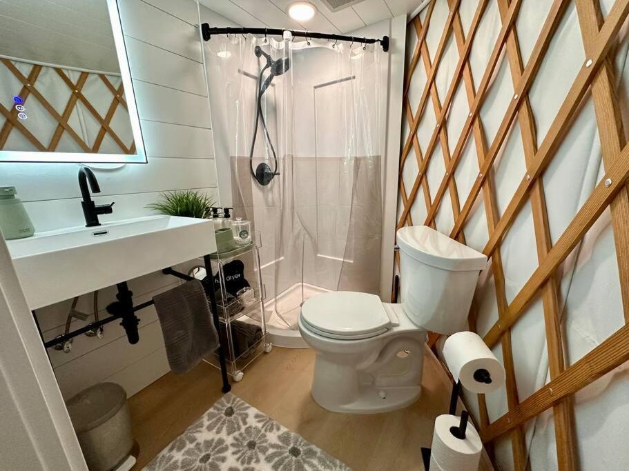 Purple Retreats - Luxury Yurt & Apartment