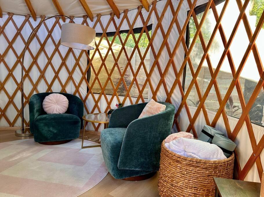 Purple Retreats - Luxury Yurt & * Portland