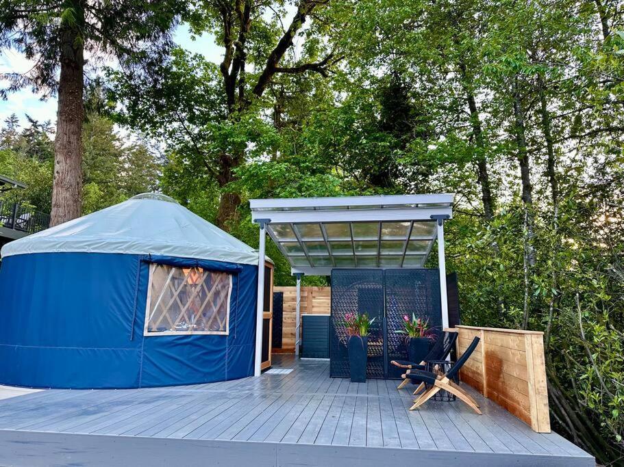 Purple Retreats - Luxury Yurt &
